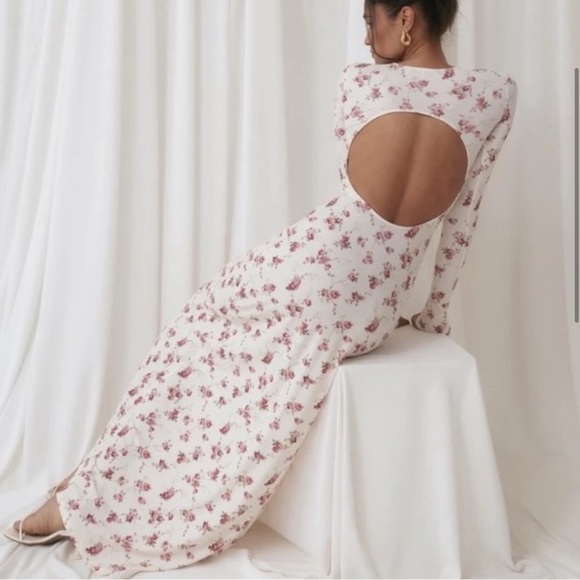 WeWoreWhat Dresses & Skirts - WeWoreWhat Cream Sheath Dress with Turtleneck and Bishop Sleeves